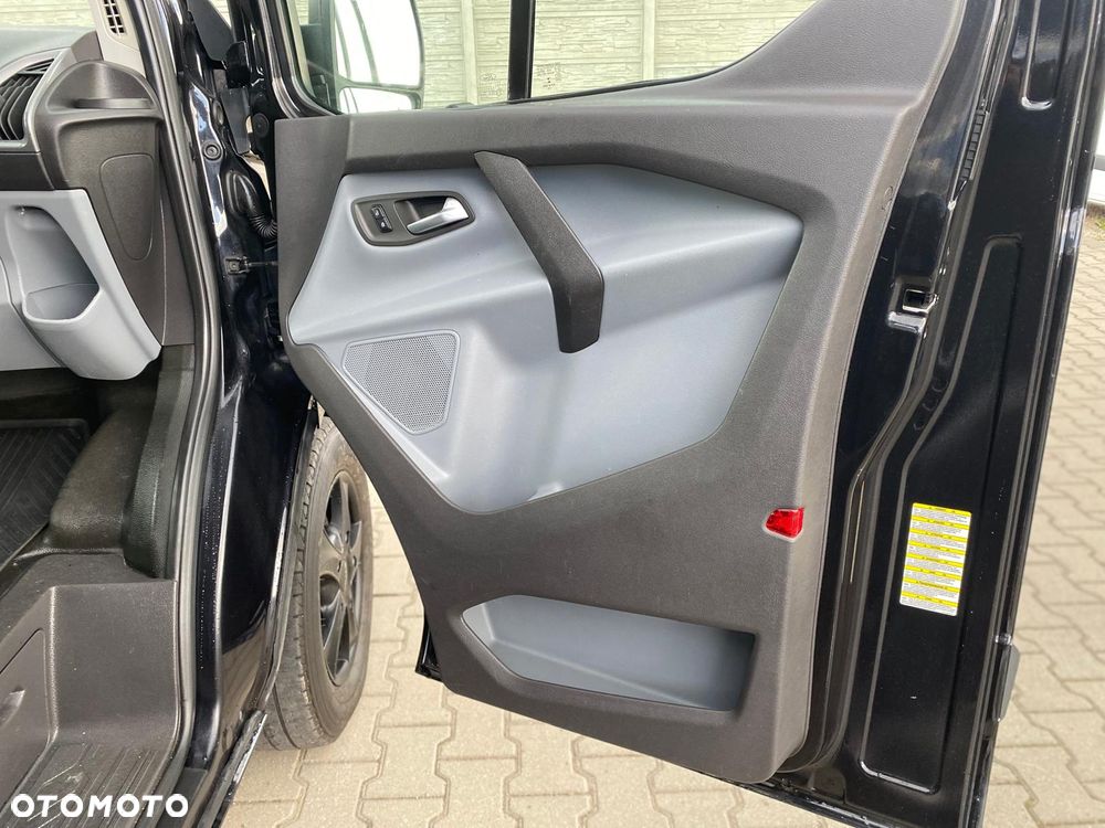 Ford TRANSIT CUSTOM - 24