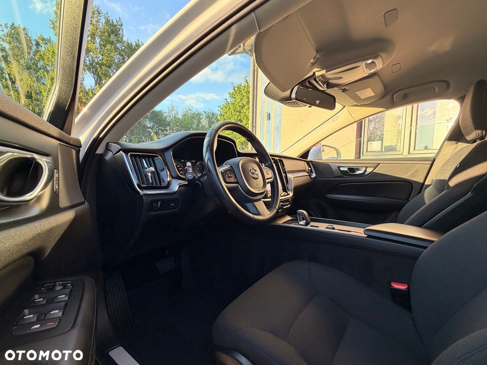 Volvo V60 T4 Geartronic Momentum Pro - 21