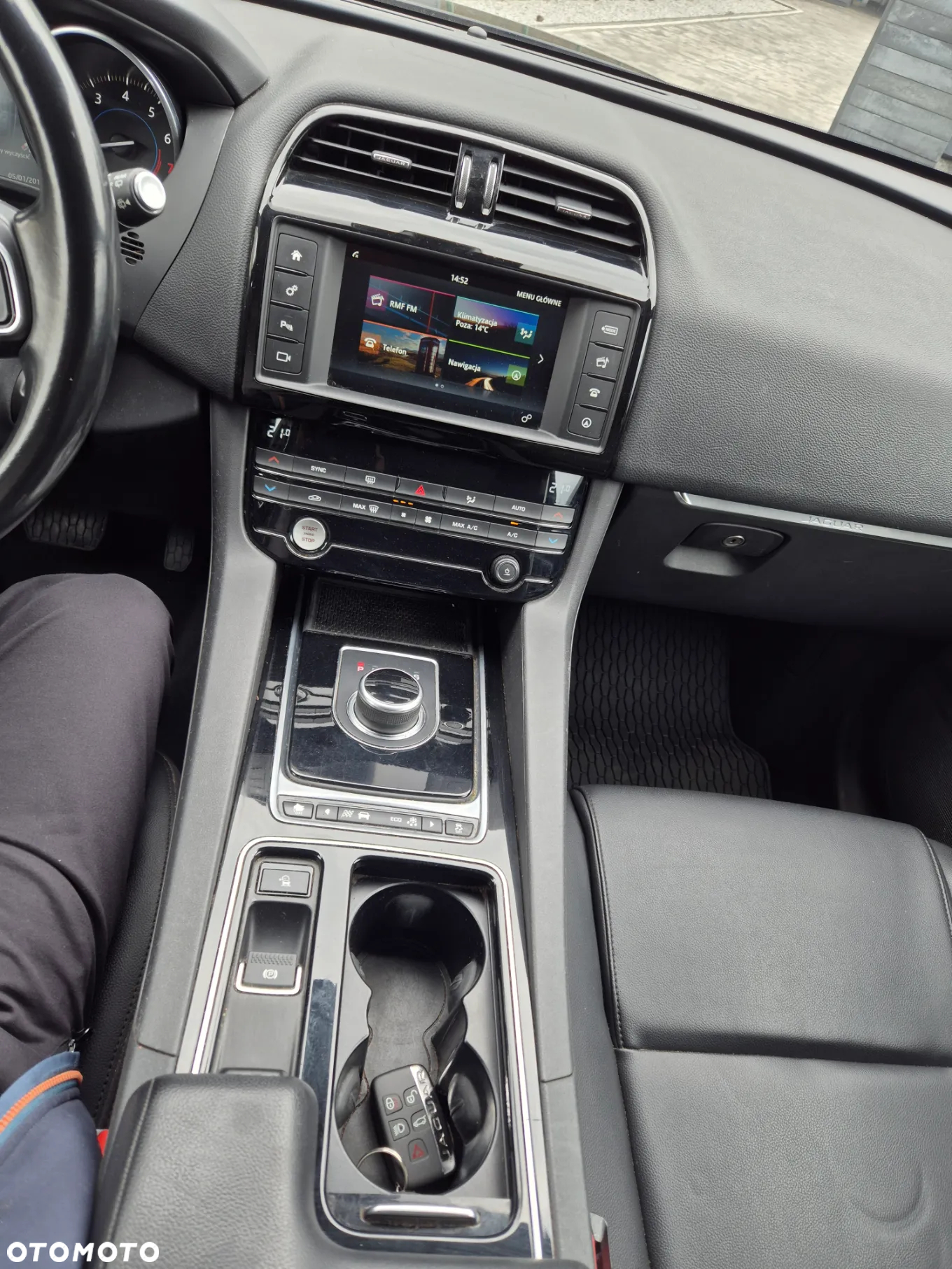 Jaguar F-Pace P250 AWD - 15
