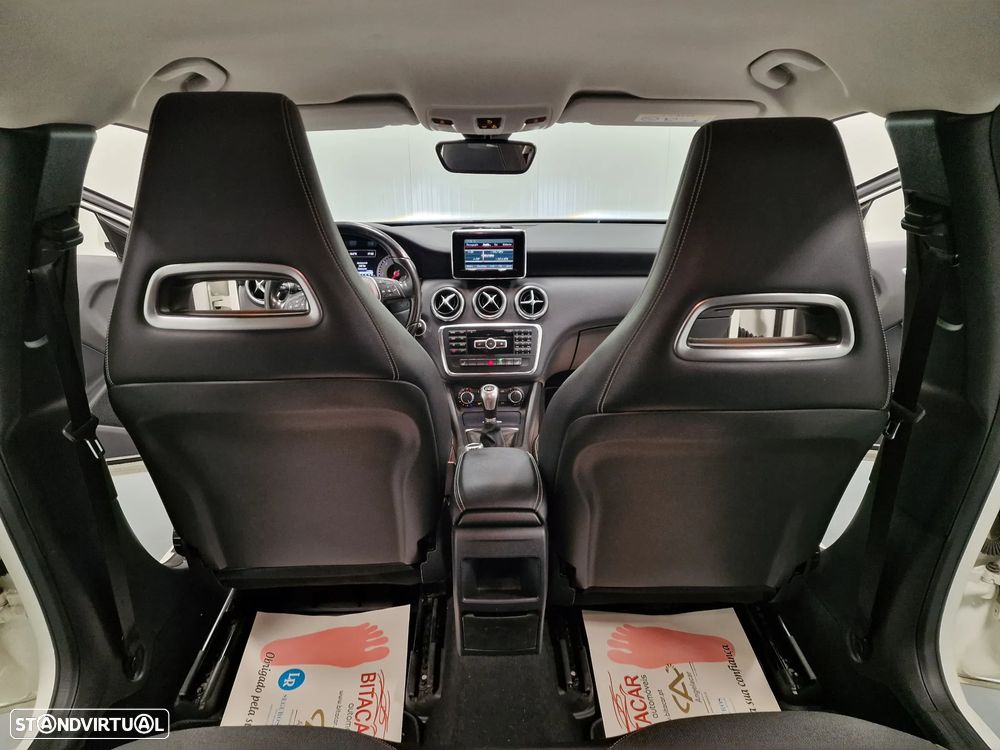 Mercedes-Benz A 180 d AMG Line - 37