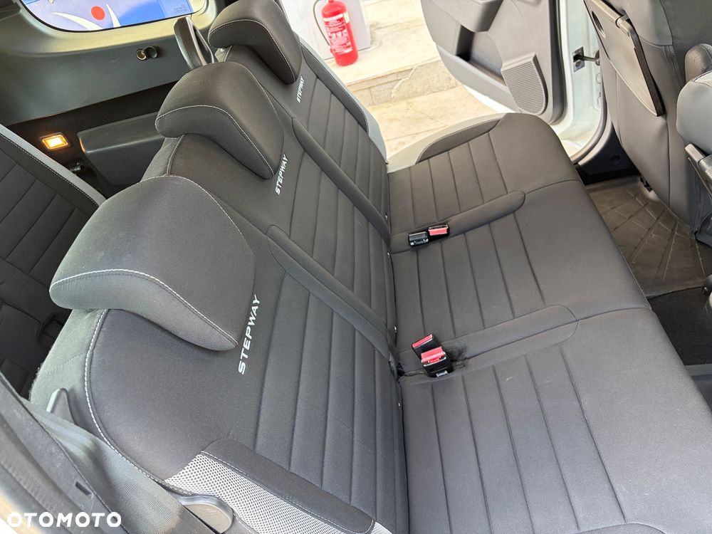 Dacia Lodgy 1.6 SCe Stepway S&S - 13