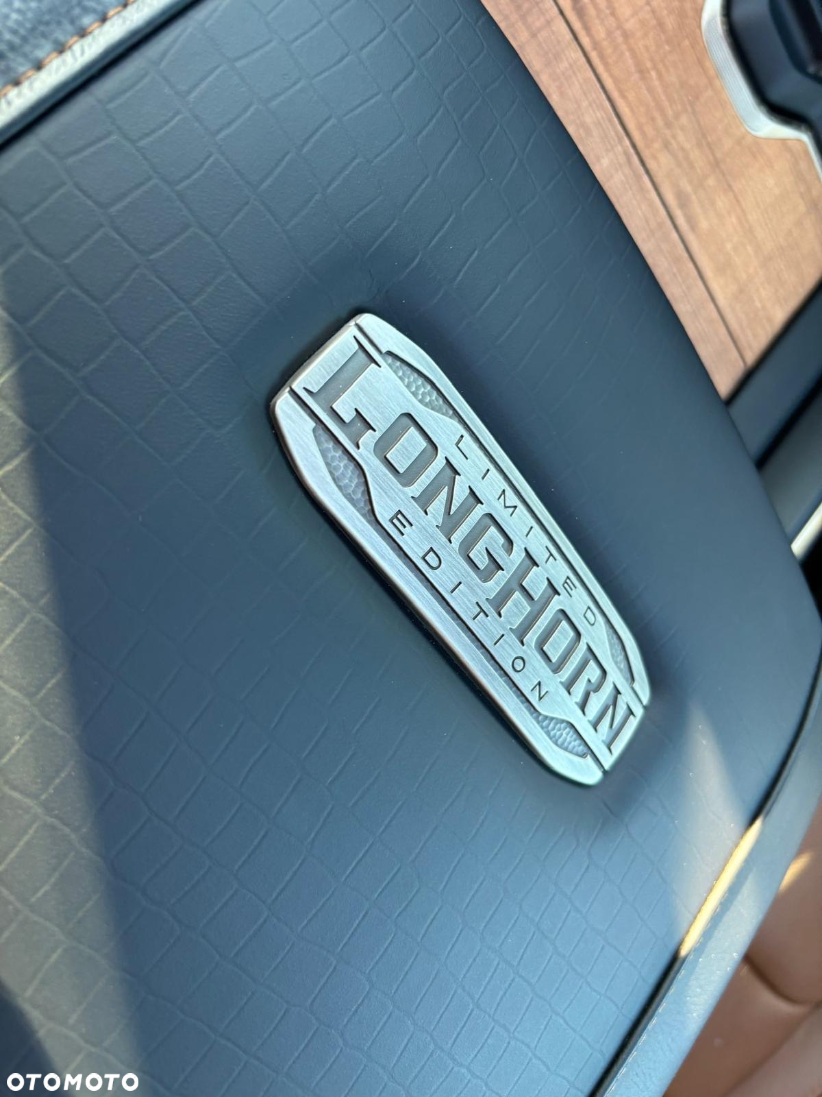 RAM 1500 Crew Cab Longhorn - 18