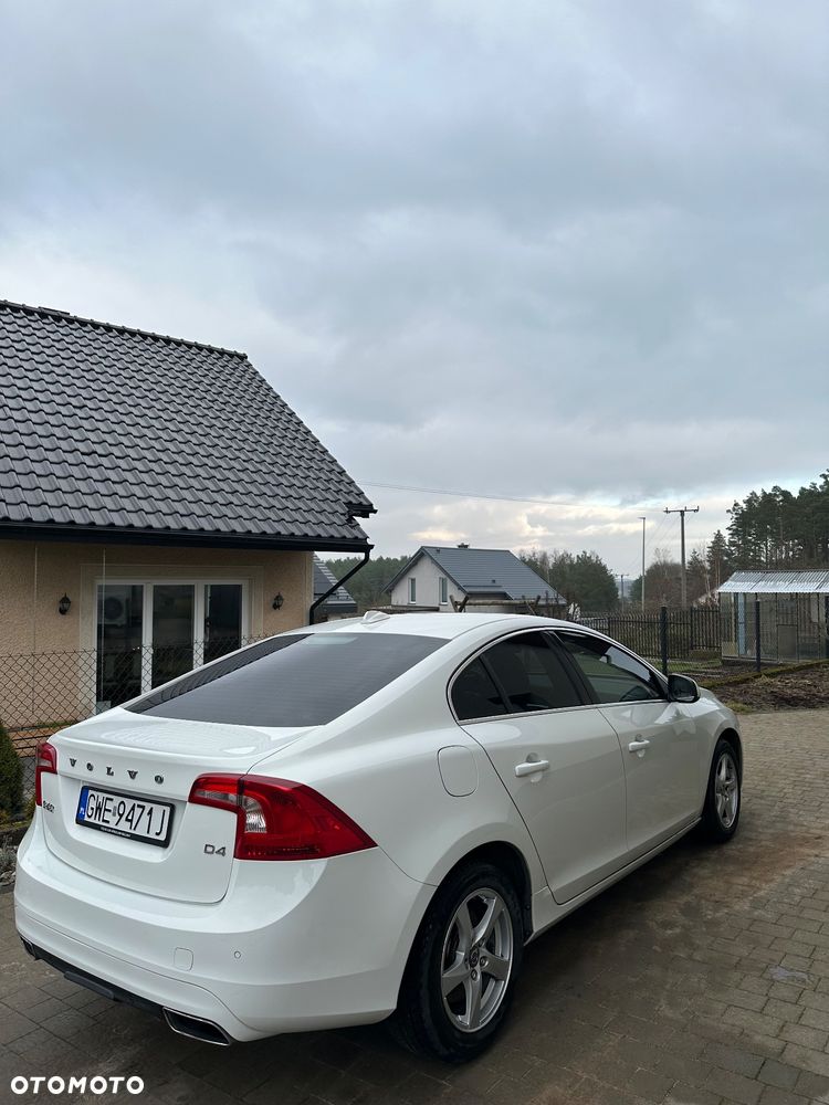 Volvo S60 D4 Drive-E Momentum - 3