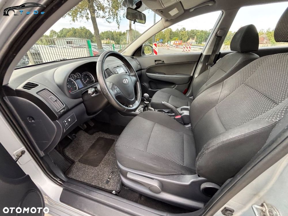 Hyundai i30 1.6 CRDi Comfort EU5 - 16