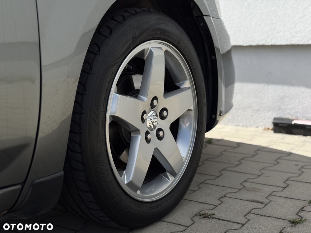 Dodge Avenger - 15