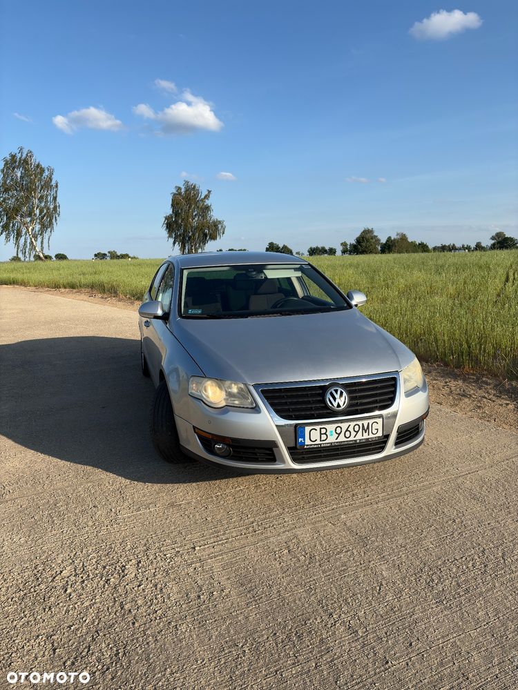 Volkswagen Passat 1.6 Comfortline - 1