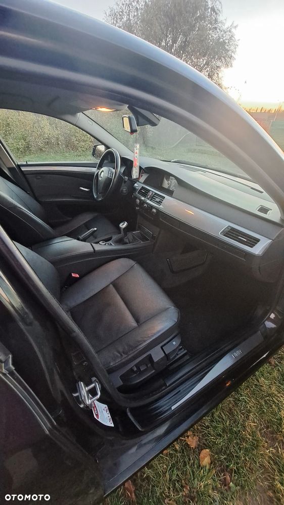 BMW Seria 5 520i - 10