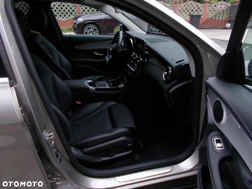 Mercedes-Benz GLC 200 4Matic 9G-TRONIC AMG Line - 14