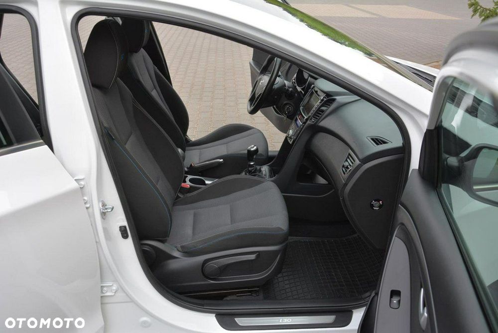 Hyundai i30 1.6 GDI BlueDrive Premium - 16