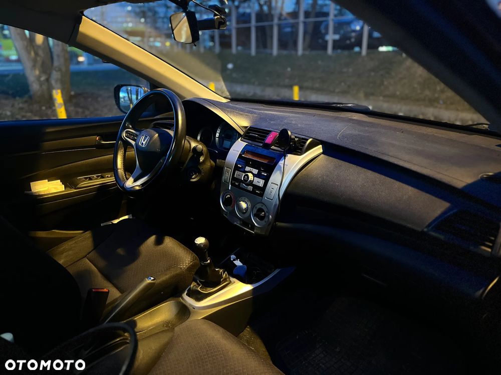 Honda City 1.4 Comfort - 10