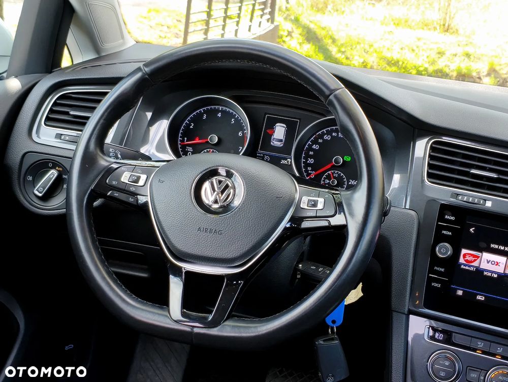 Volkswagen Golf 1.5 TSI BMT Evo Comfortline DSG - 17