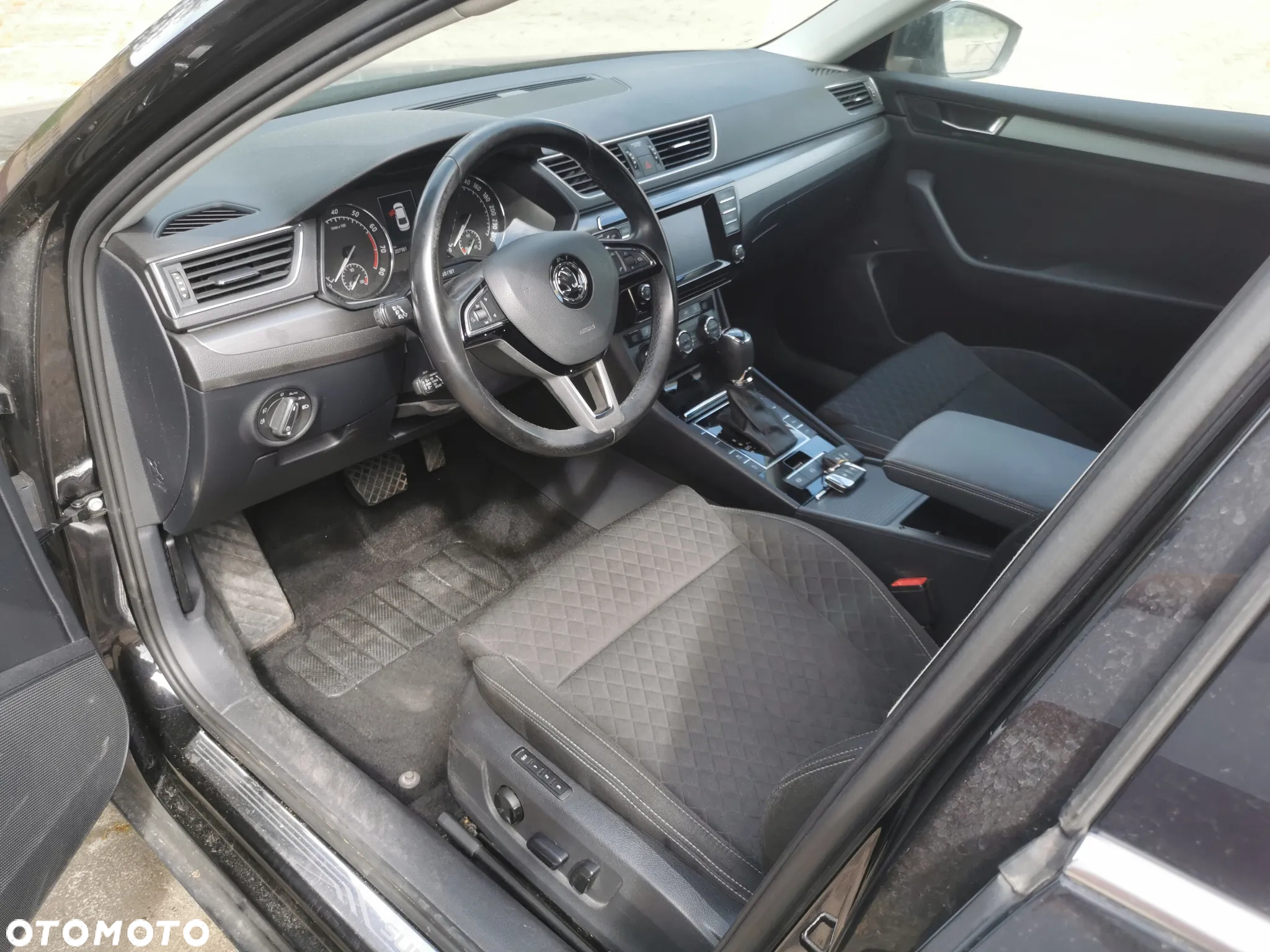 Skoda Superb 1.8 TSI Ambition DSG - 8