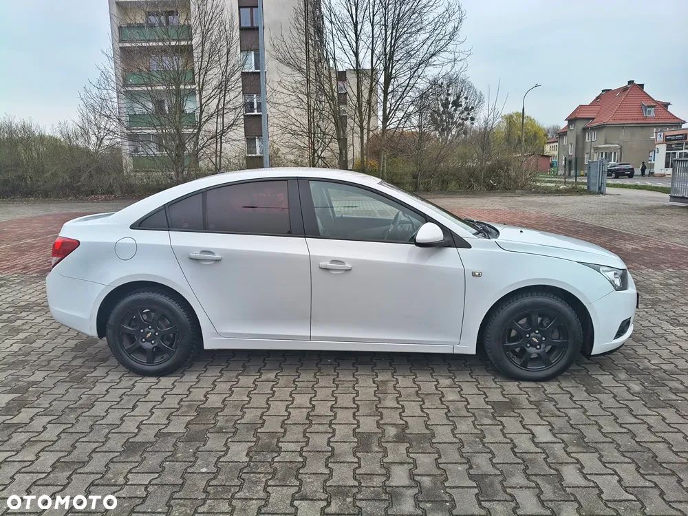 Chevrolet Cruze 2.0 LS - 4
