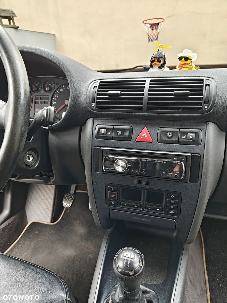 Audi A3 3-drzwiowe 1.6 Ambiente - 10