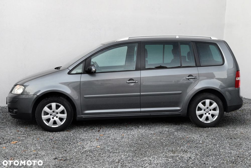 Volkswagen Touran 2.0 TDI Trendline DSG - 20
