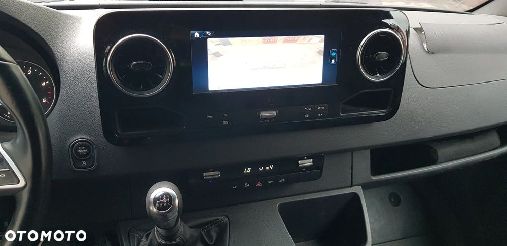 Mercedes-Benz Sprinter - 32