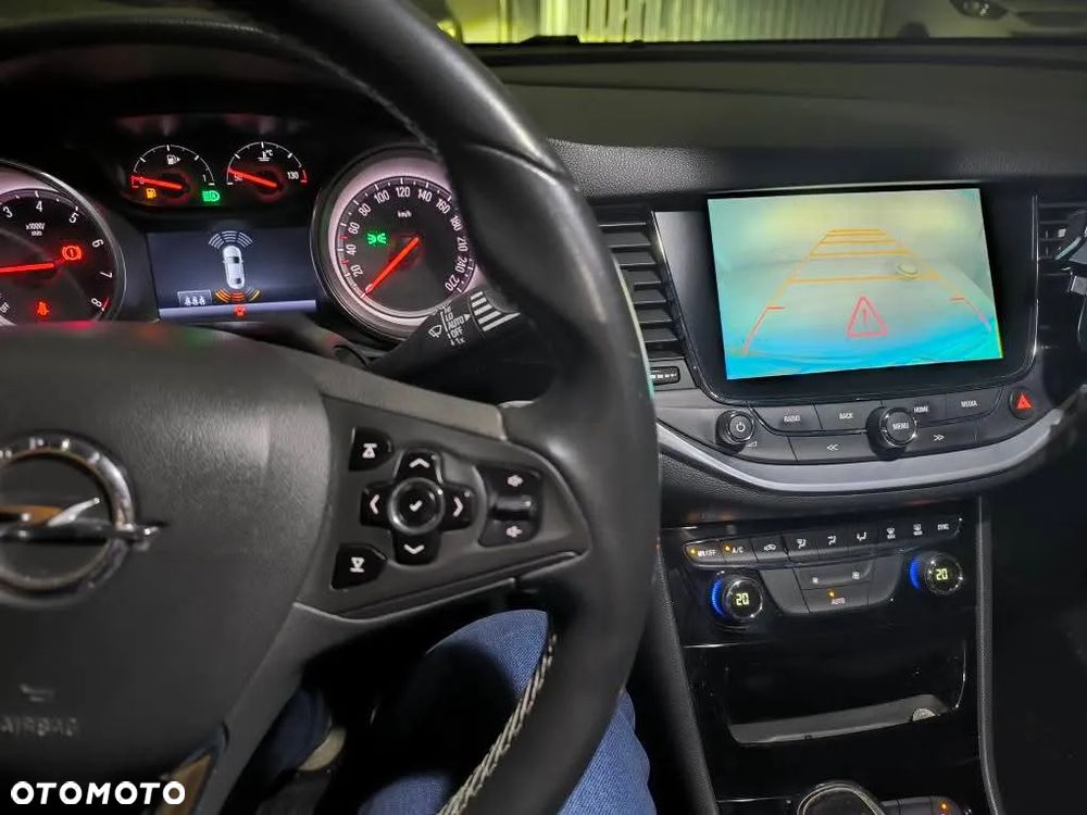 Opel Astra 1.4 T Dynamic S&S - 18