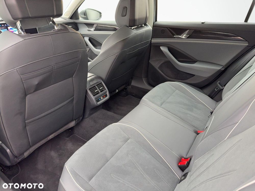 Volkswagen Passat Variant 1.5 TSI ACT mHEV Business DSG - 14