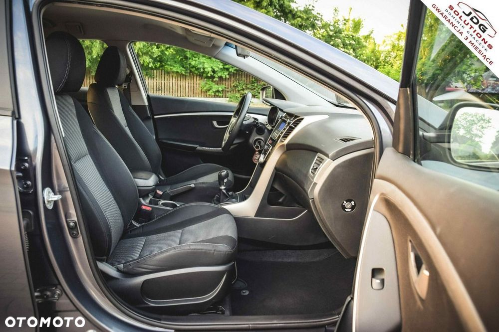 Hyundai i30 1.6 D Style - 29