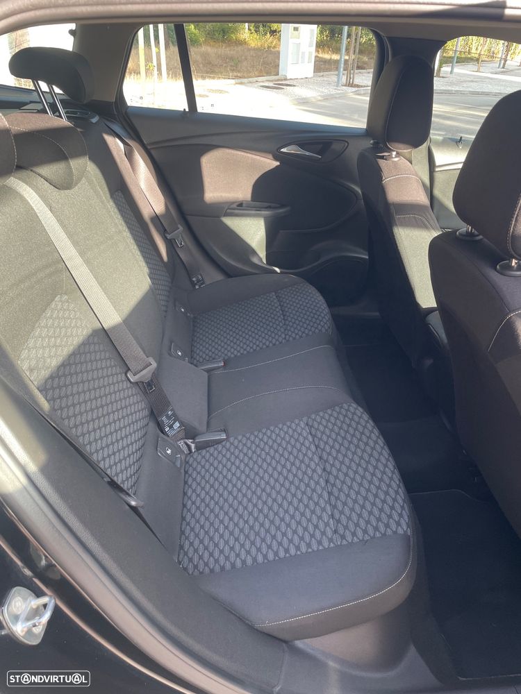 Opel Astra Sports Tourer - 9