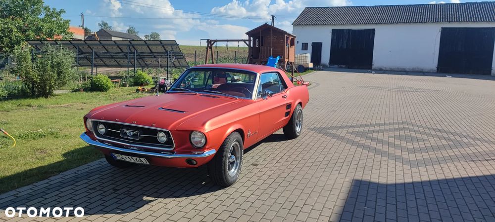 Ford Mustang - 4