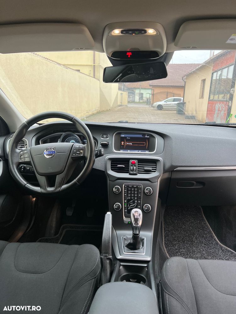 Volvo V40 D2 Basic - 19