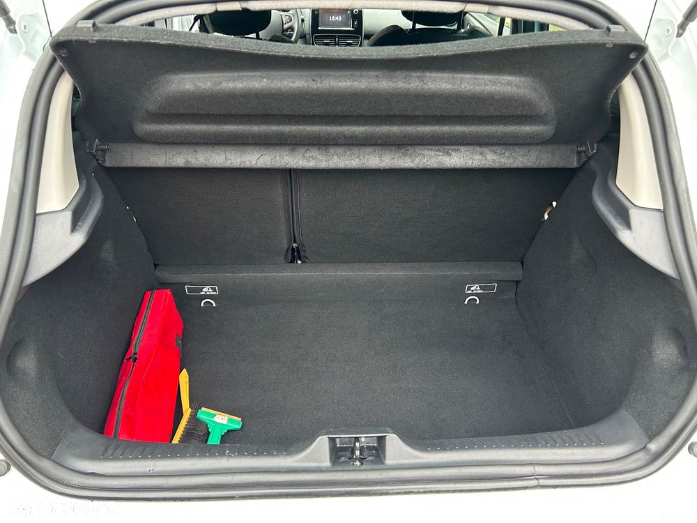 Renault Clio 1.2 16V Limited - 8