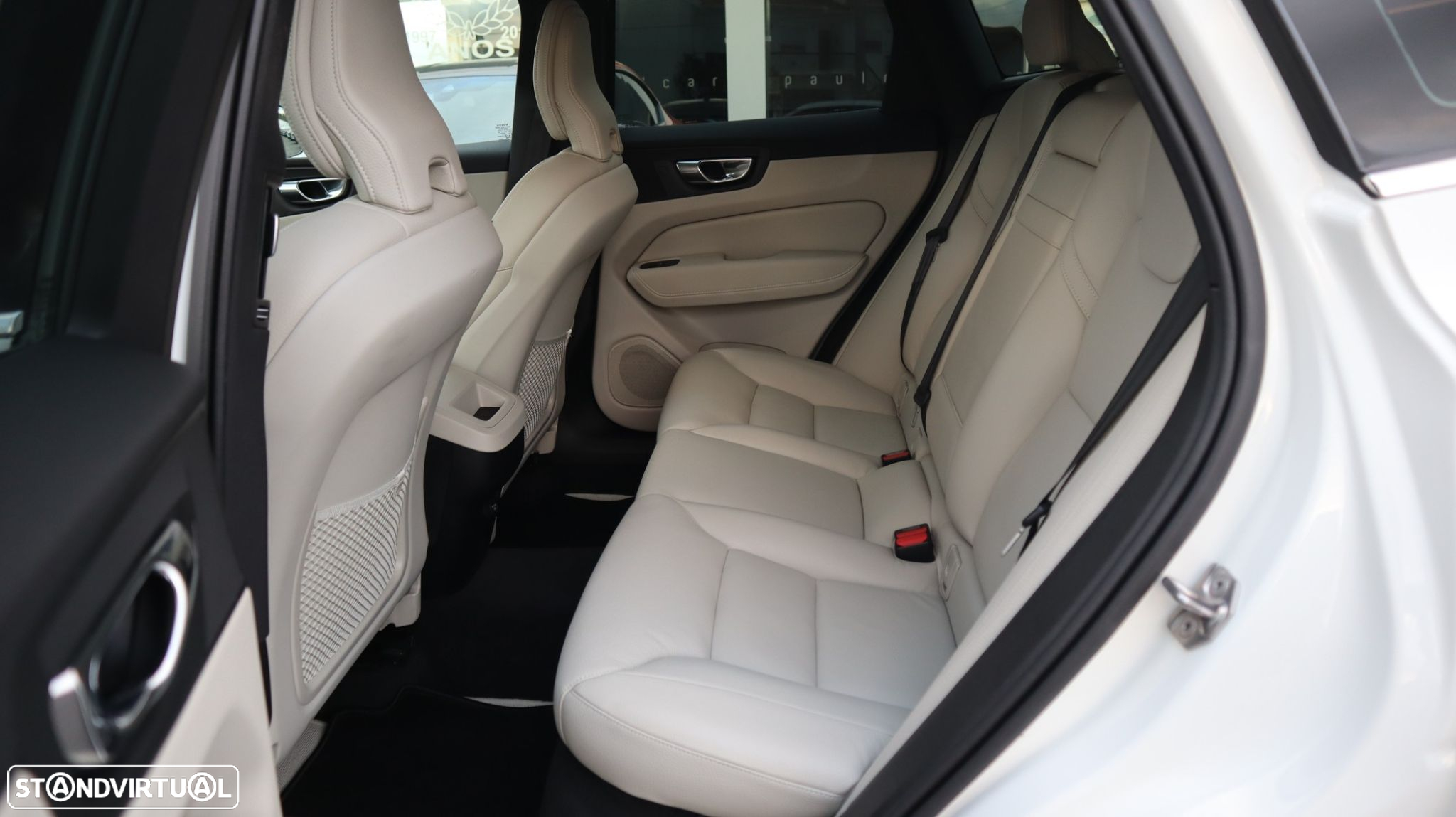 Volvo XC 60 2.0 B5 Inscription AWD - 25