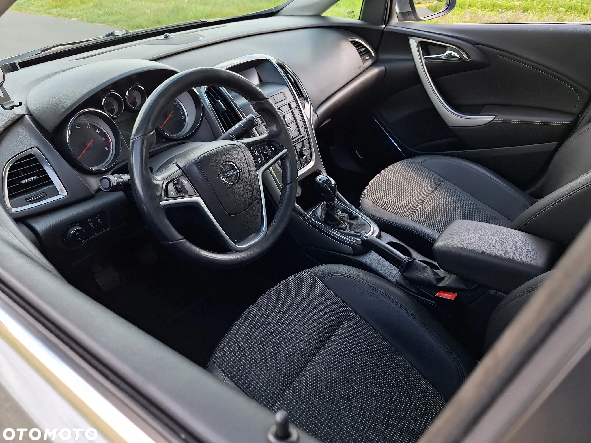 Opel Astra IV 1.4 T Cosmo - 15