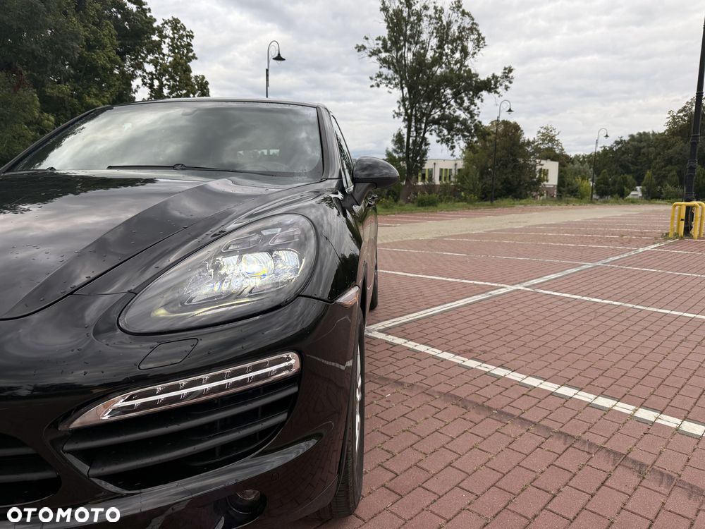Porsche Cayenne - 1