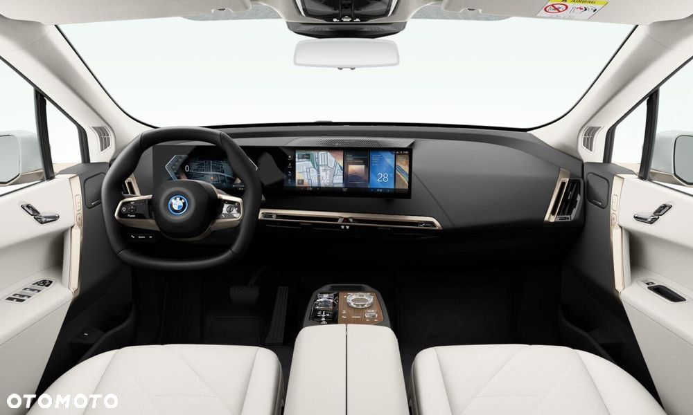BMW iX - 3