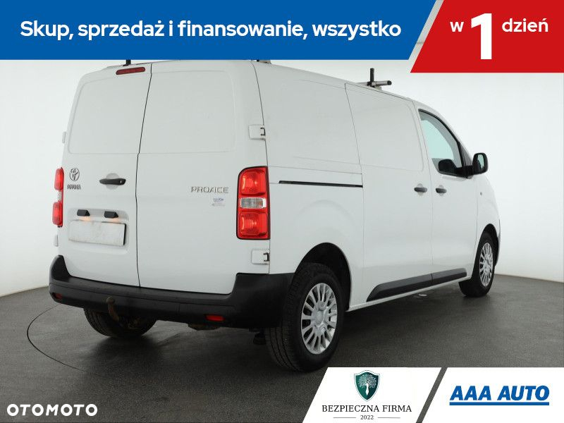Toyota proace - 6