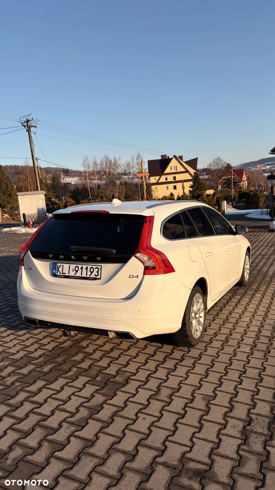 Volvo V60 D4 Summum - 6