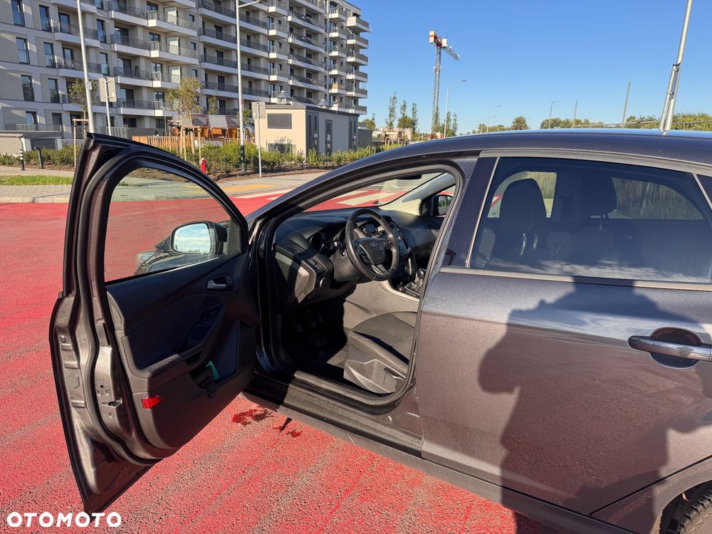 Ford Focus 1.6 Trend - 8