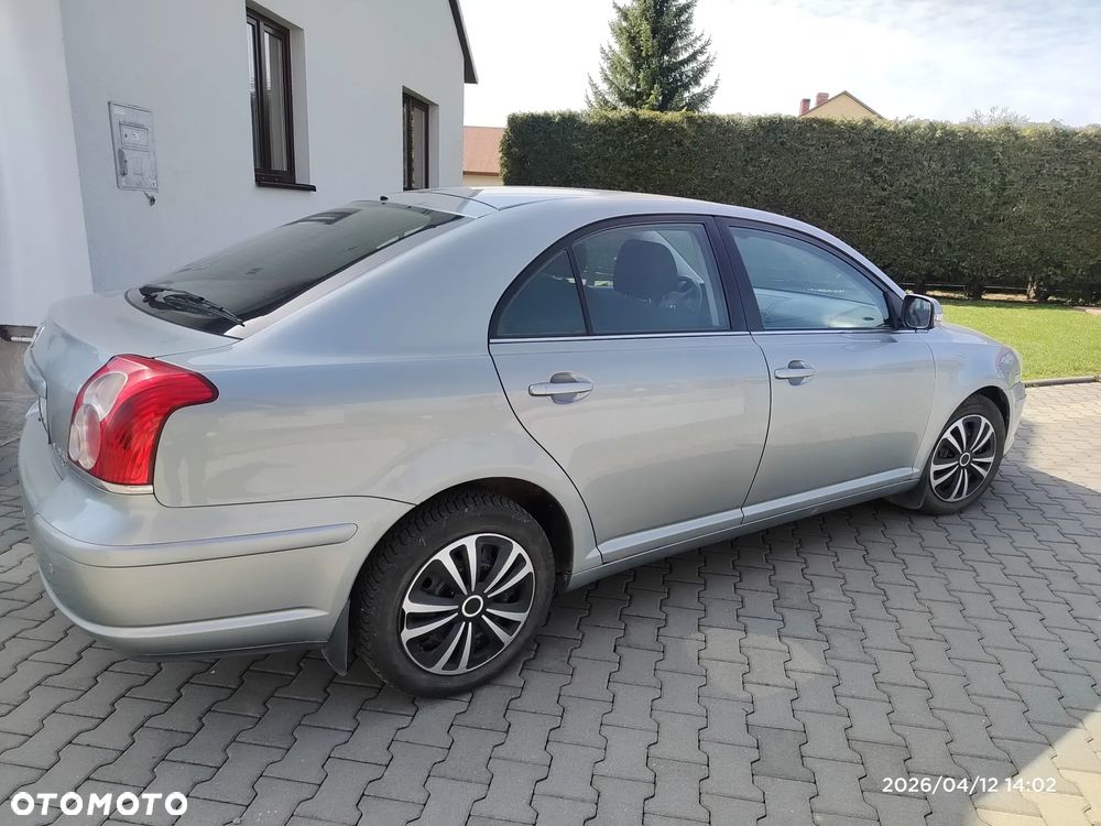 Toyota Avensis 2.2 D-4D Sol NAVI - 2
