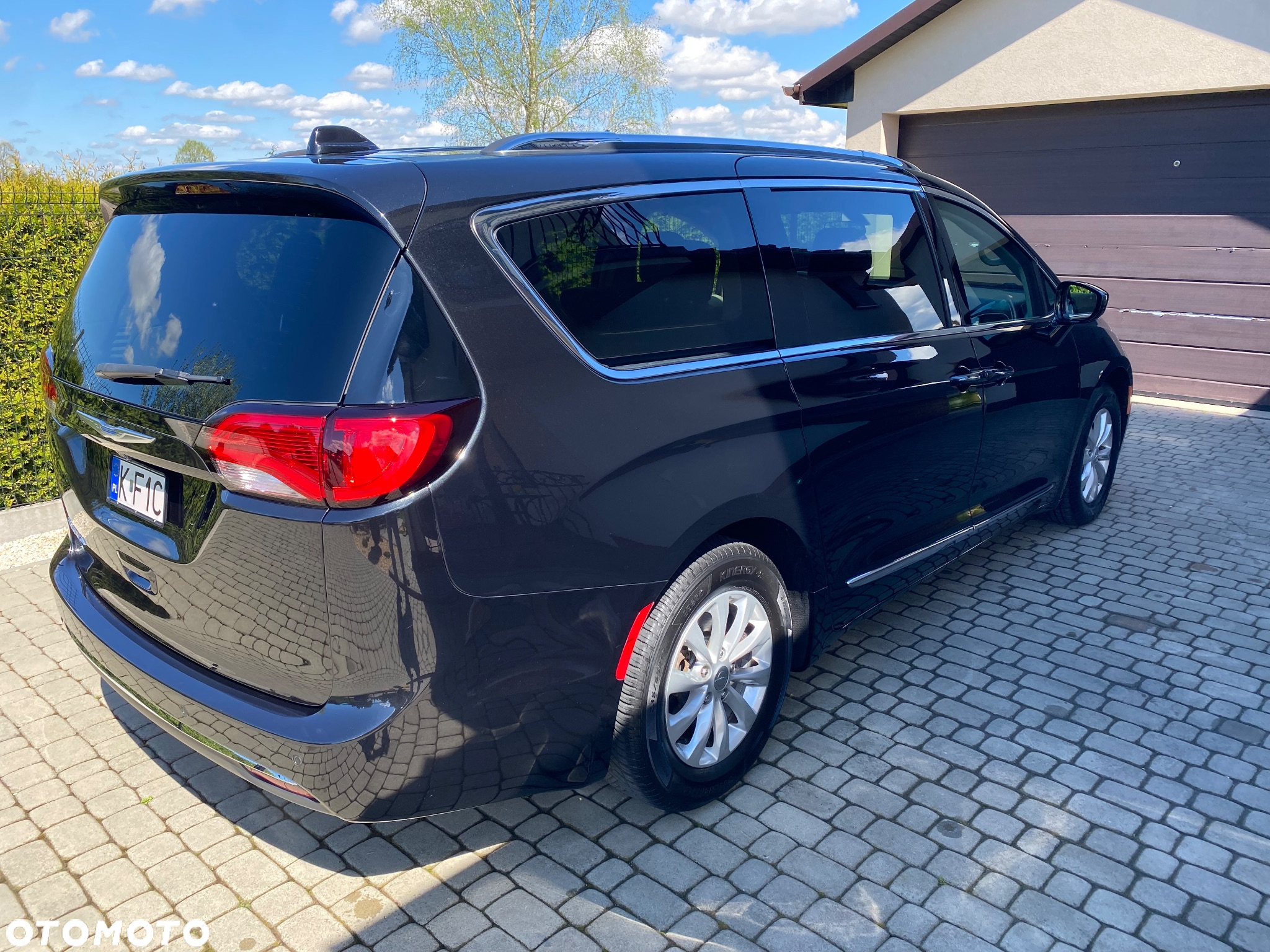 Chrysler Pacifica - 8