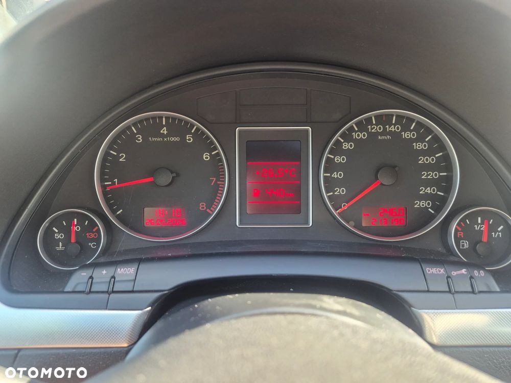 Audi A4 Limousine 2.0T FSI - 13