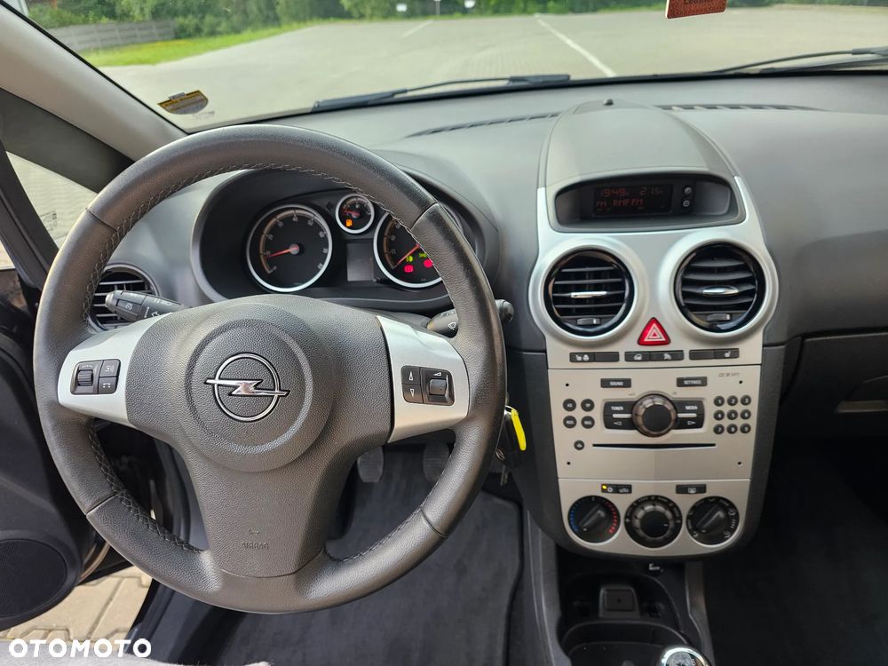 Opel Corsa 1.4 16V 150 Jahre - 11
