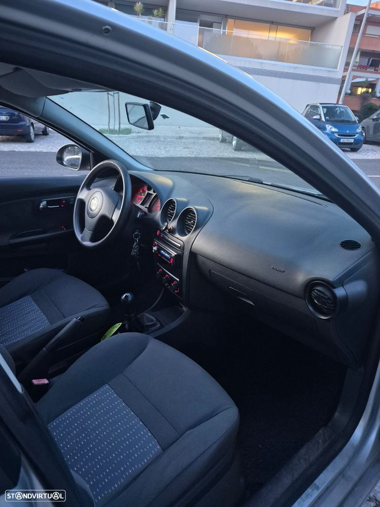 Seat Ibiza 2005 photo 4