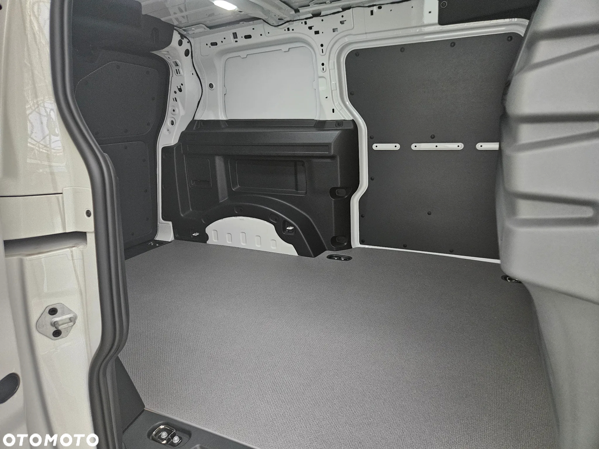 Volkswagen ID.Buzz Cargo - 11