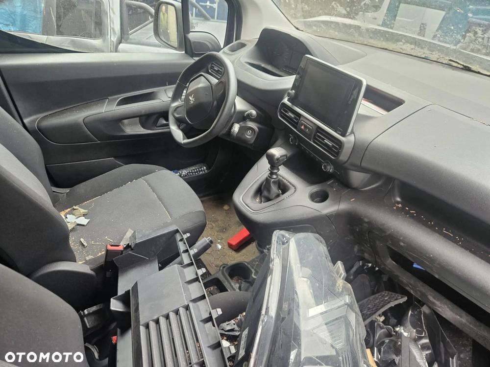 Peugeot PARTNER 1.5 diesel  BERLINGO - 8