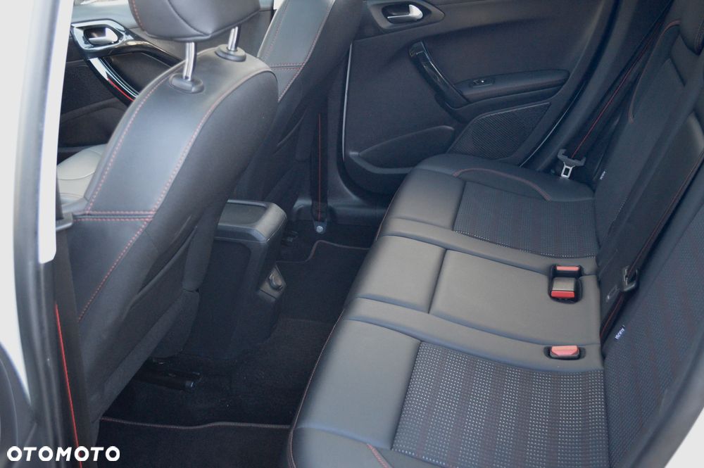 Peugeot 2008 BlueHDi FAP 120 STOP & START GT-Line Edition - 19