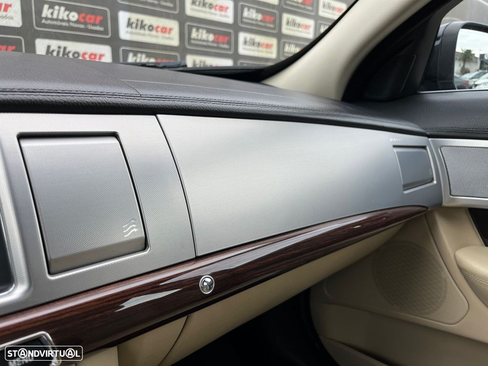 Jaguar XF 2.2 D Luxury - 40