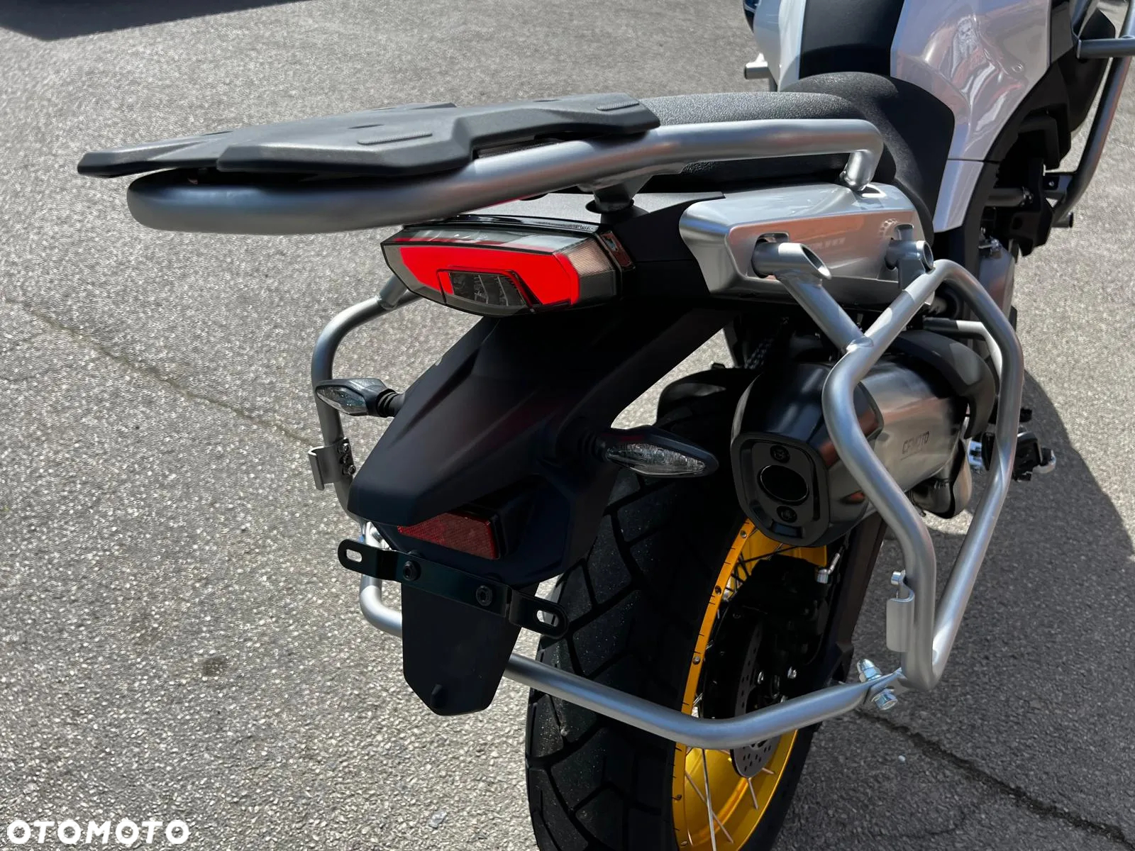 CFMoto MT - 18