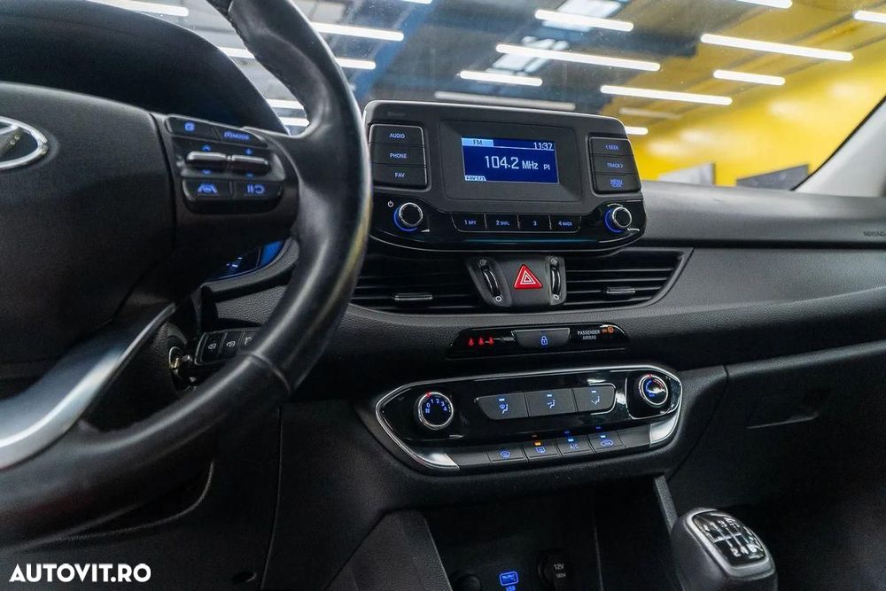 Hyundai i30 1.5 110CP 5DR M/T Comfort - 40