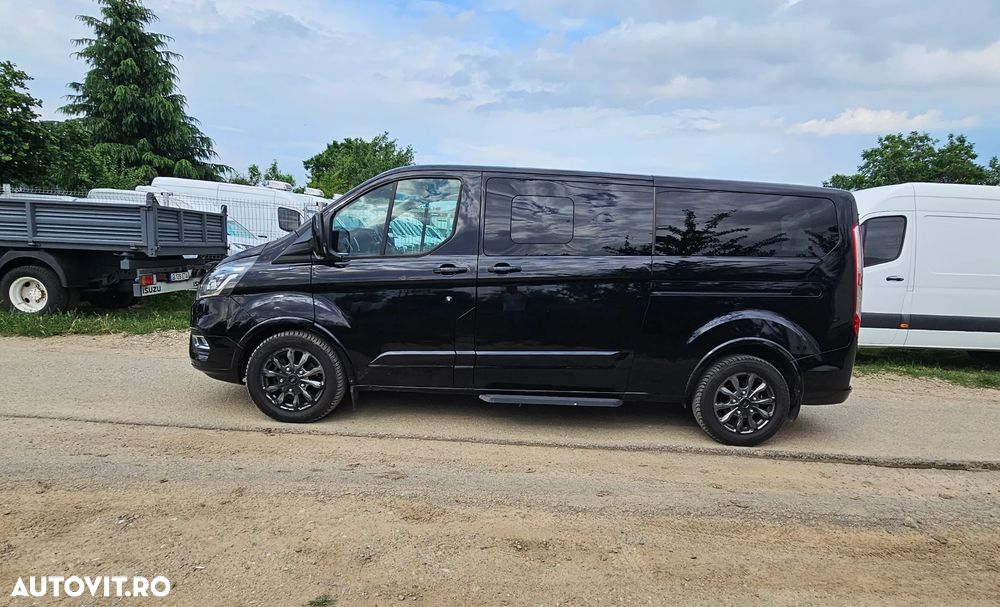 Ford Tourneo Custom - 11