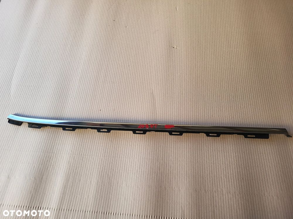 Listwa zgarniająca drzwi prawy tył CHROM Peugeot 208 - 1