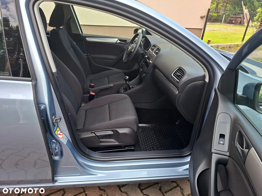 Volkswagen Golf - 25