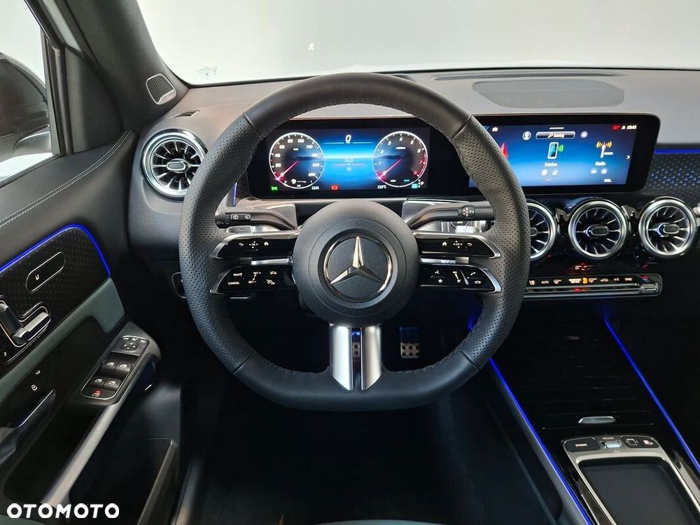 Mercedes-Benz GLB - 9