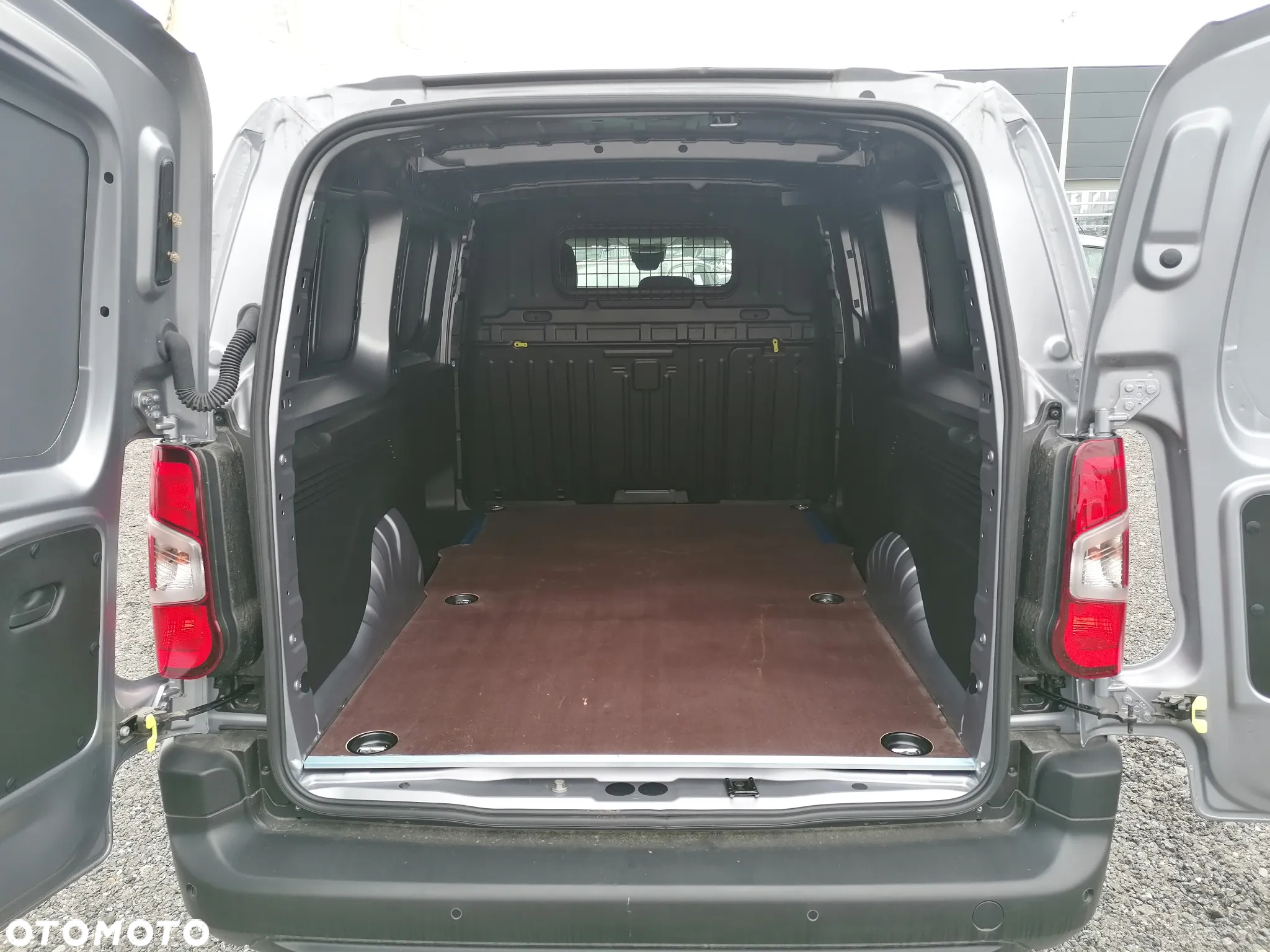 Peugeot Partner Furgon Long 950kg BlueHDi 100 KM - 5